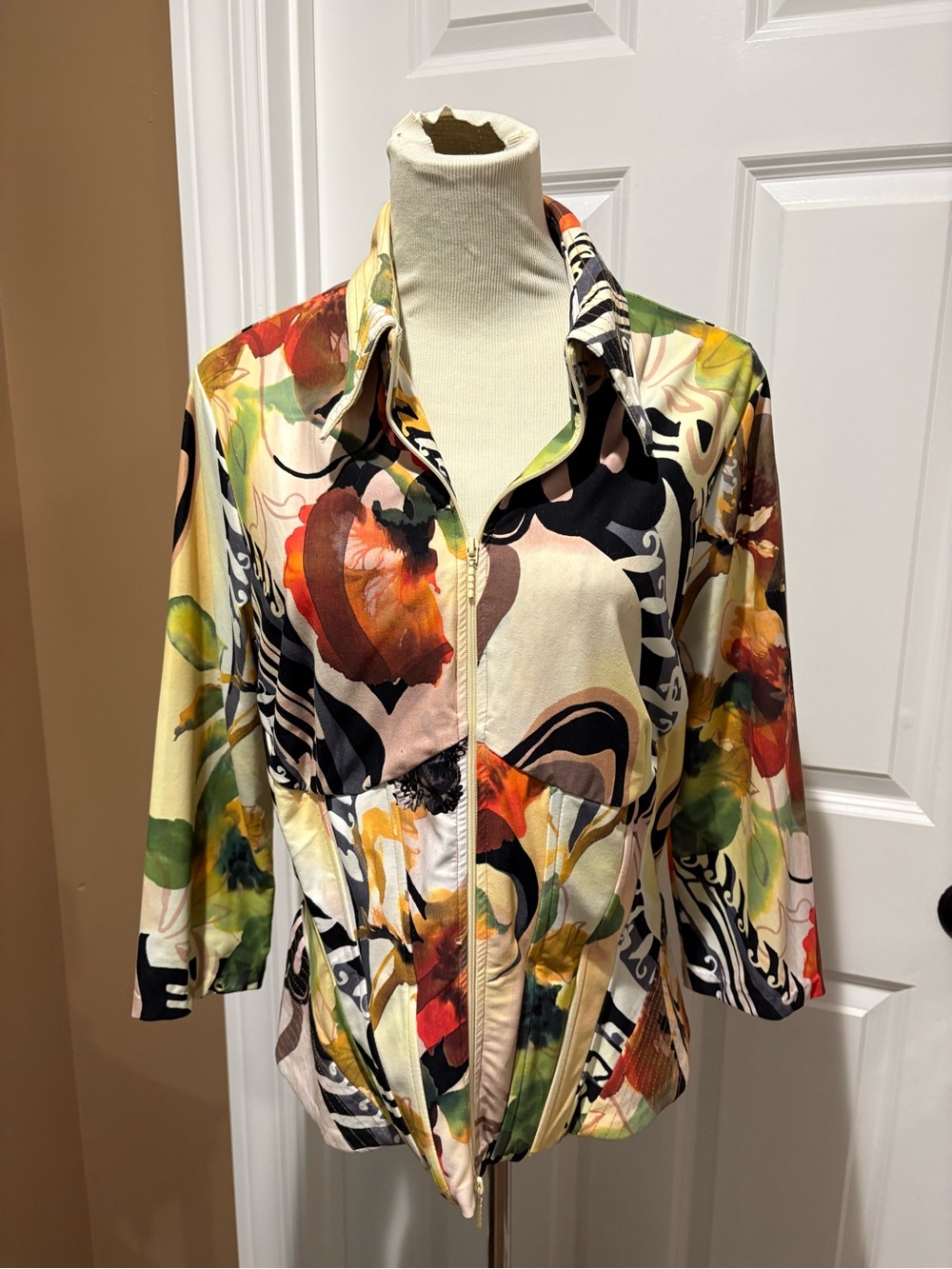 Colorful ALBERTO MAKALI zip front top 3/4 sleeve XL